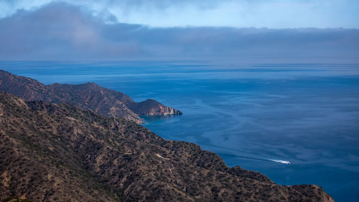 2 killed in plane crash on Santa Catalina Island