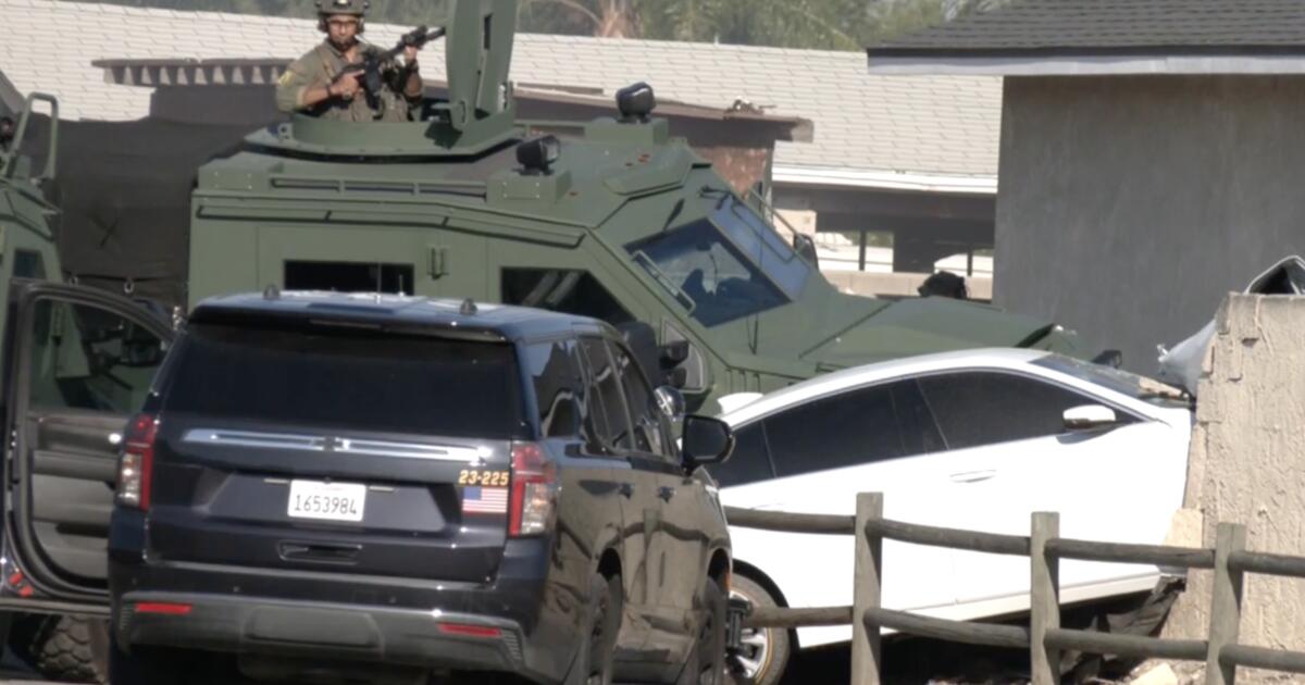 Riverside cop seemingly on dating app amid standoff sparks investigation