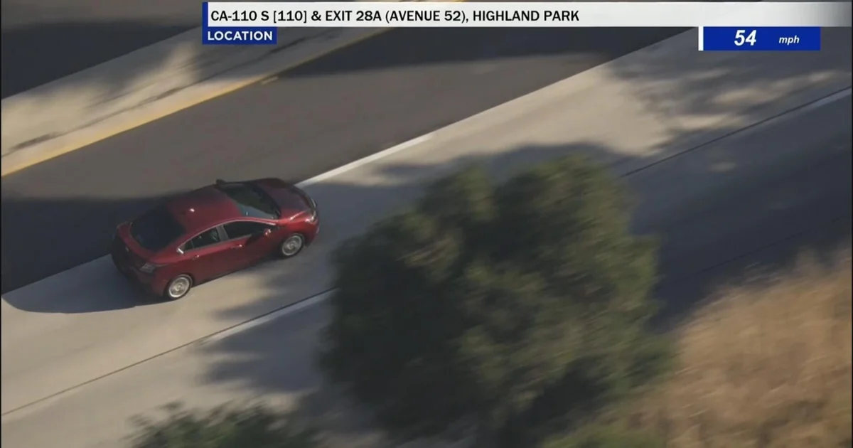 Reckless driving suspect surrenders after pursuit through Los Angeles County