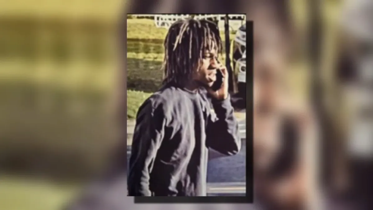 LASD looking for suspect who robbed woman in front of her Lynwood home