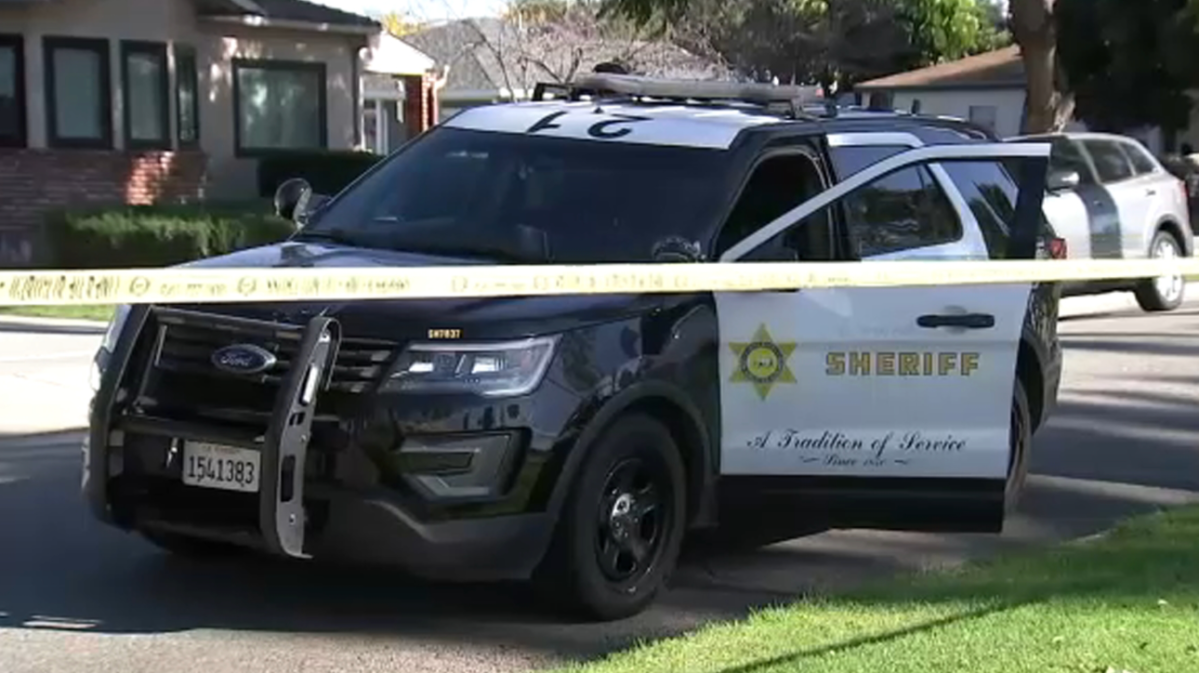1 girl and 2 adults found shot dead at Lakewood home