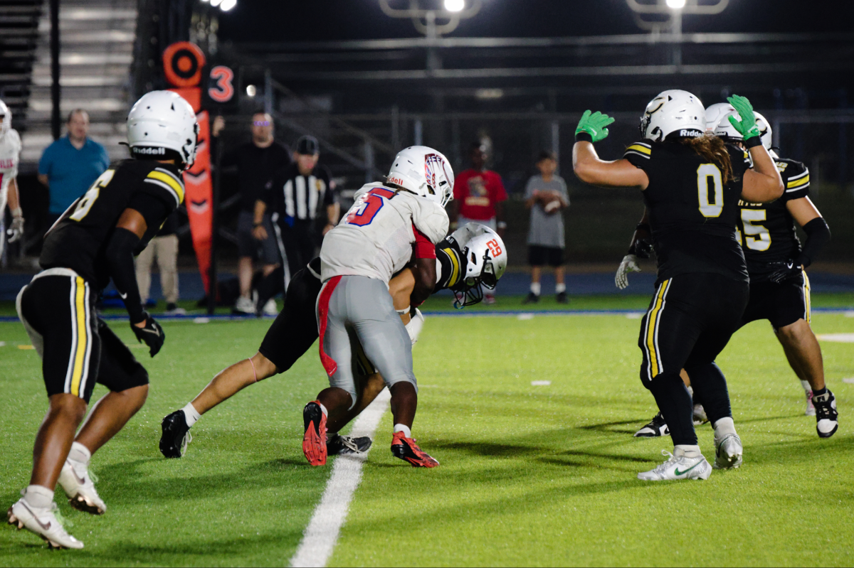 605 LEAGUE FOOTBALL: Cerritos caps off sixth straight undefeated league season, dominates John Glenn