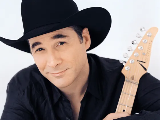 Clint Black stands his ground