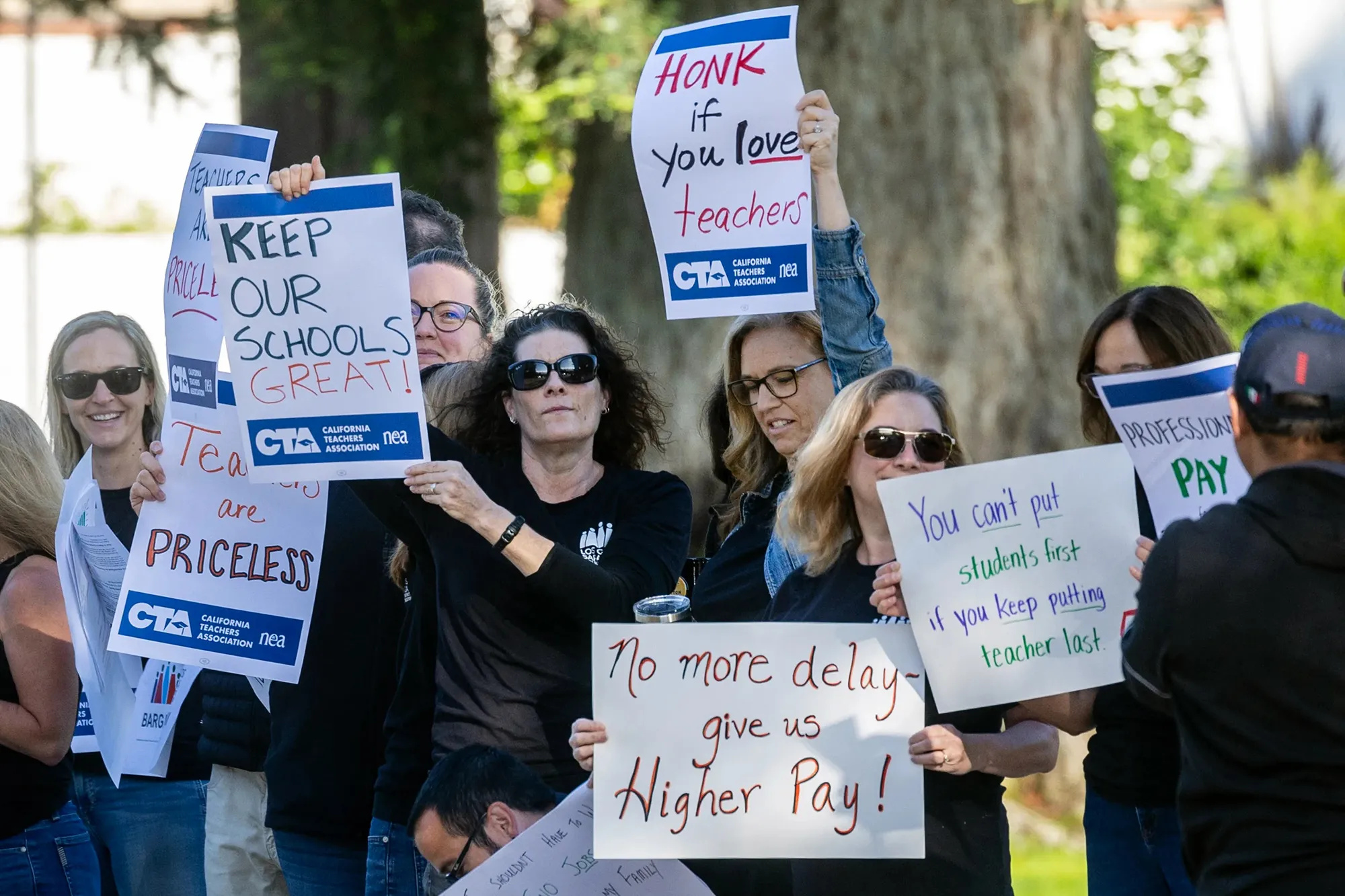 Opinion | Two huge California unions clash over money, political clout this election season