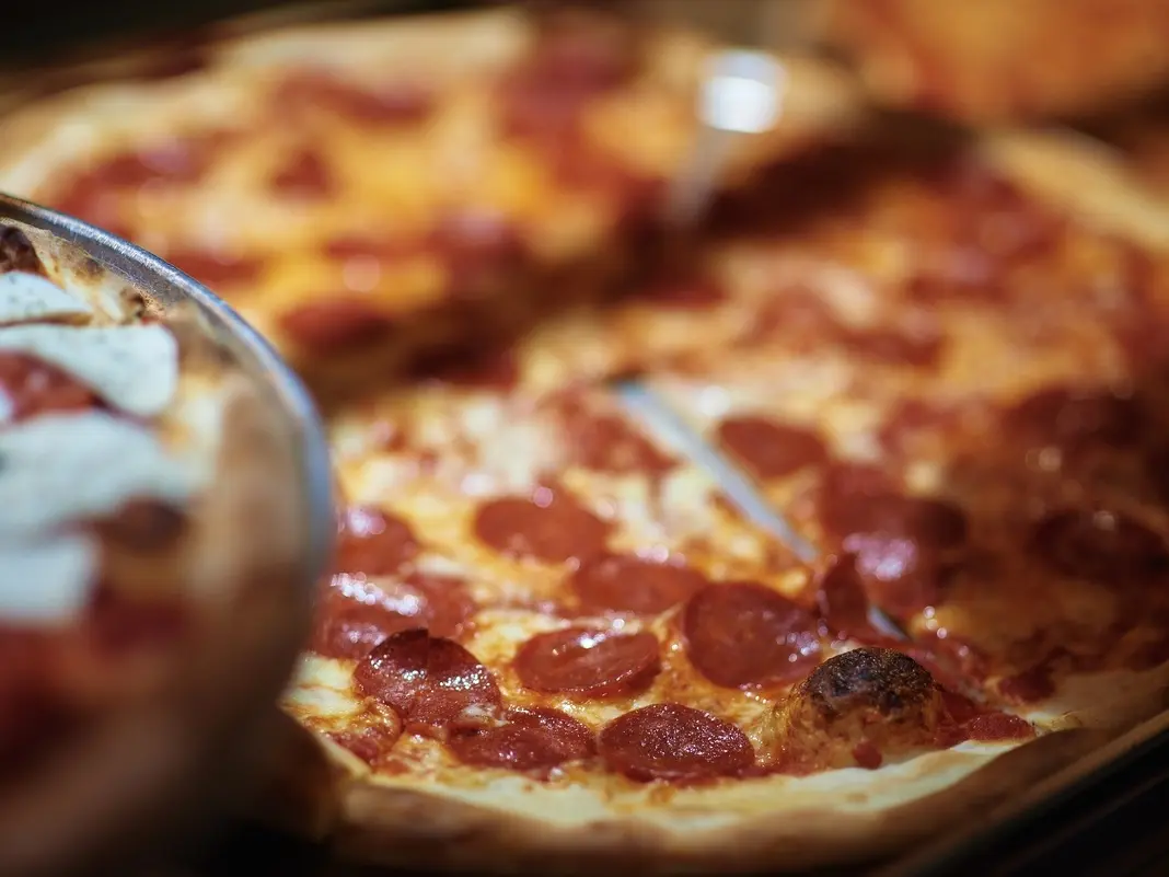 McDonalds Hot Oil Attack | Eatery Lies About Ingredients | CAs Hottest Job Markets: CA Business News