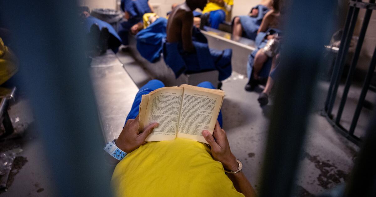 Overdoses in L.A. jails fueled by long waits for drug addiction treatment, staffers say