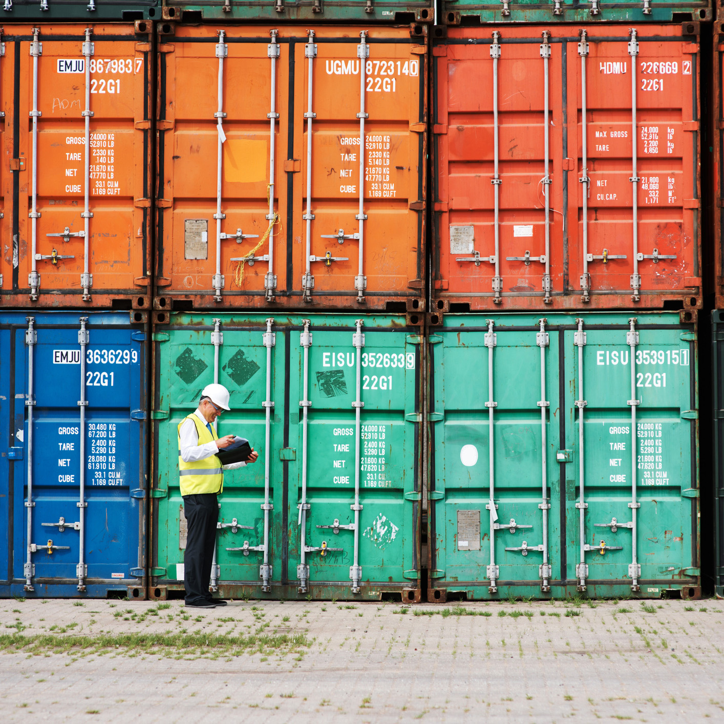 17 States Challenge California Packaging Law With National Supply Chain Stakes
